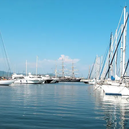 Wunderschoene Mit Balkon Am Hafen By Interhome Διαμέρισμα